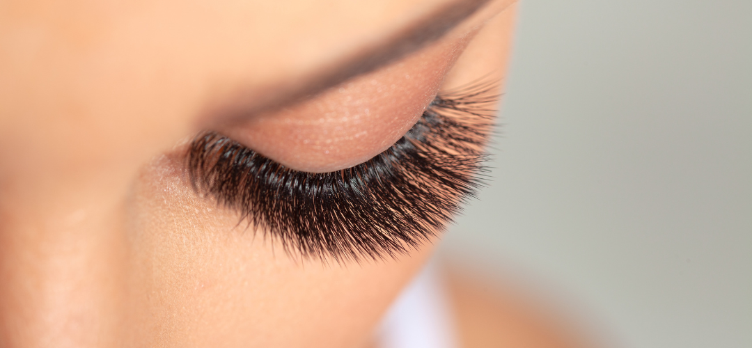 Les extensions de cils abîment-elles vos cils naturels ?