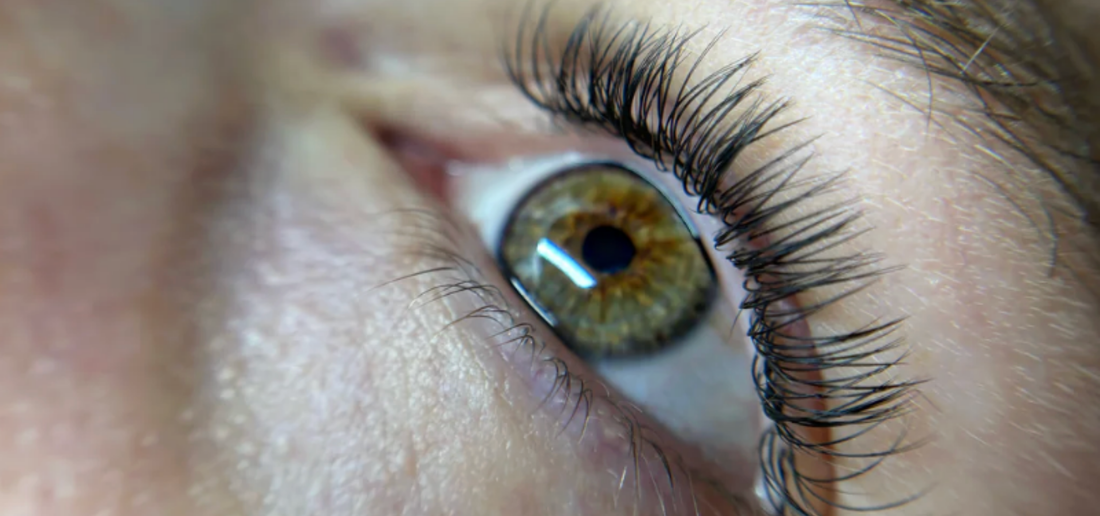 Extensions de cils Givors Lyon : entretien et conseils
