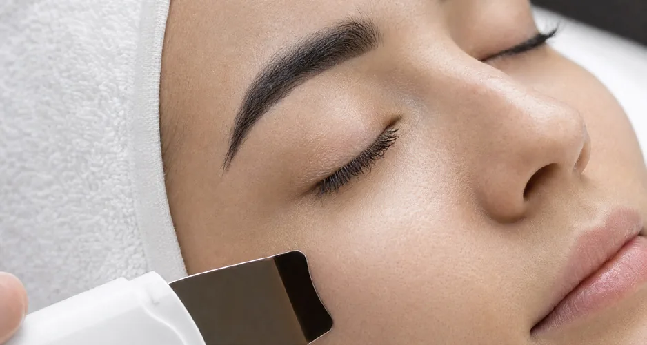 Soin du visage hydratant réalisé à l'institut E' Claire de beauté à Givors