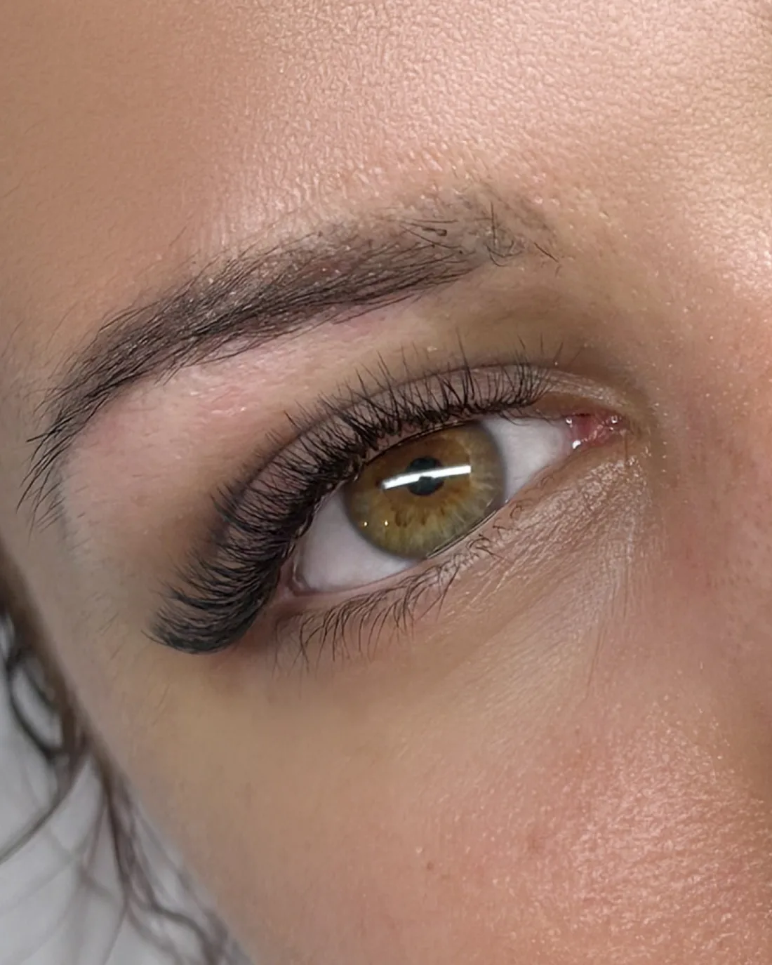 Réalisations de Claire en extensions de cils pose mixte, photo 2 sur 2